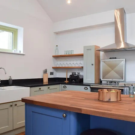 Heather Lea Summer Bridge